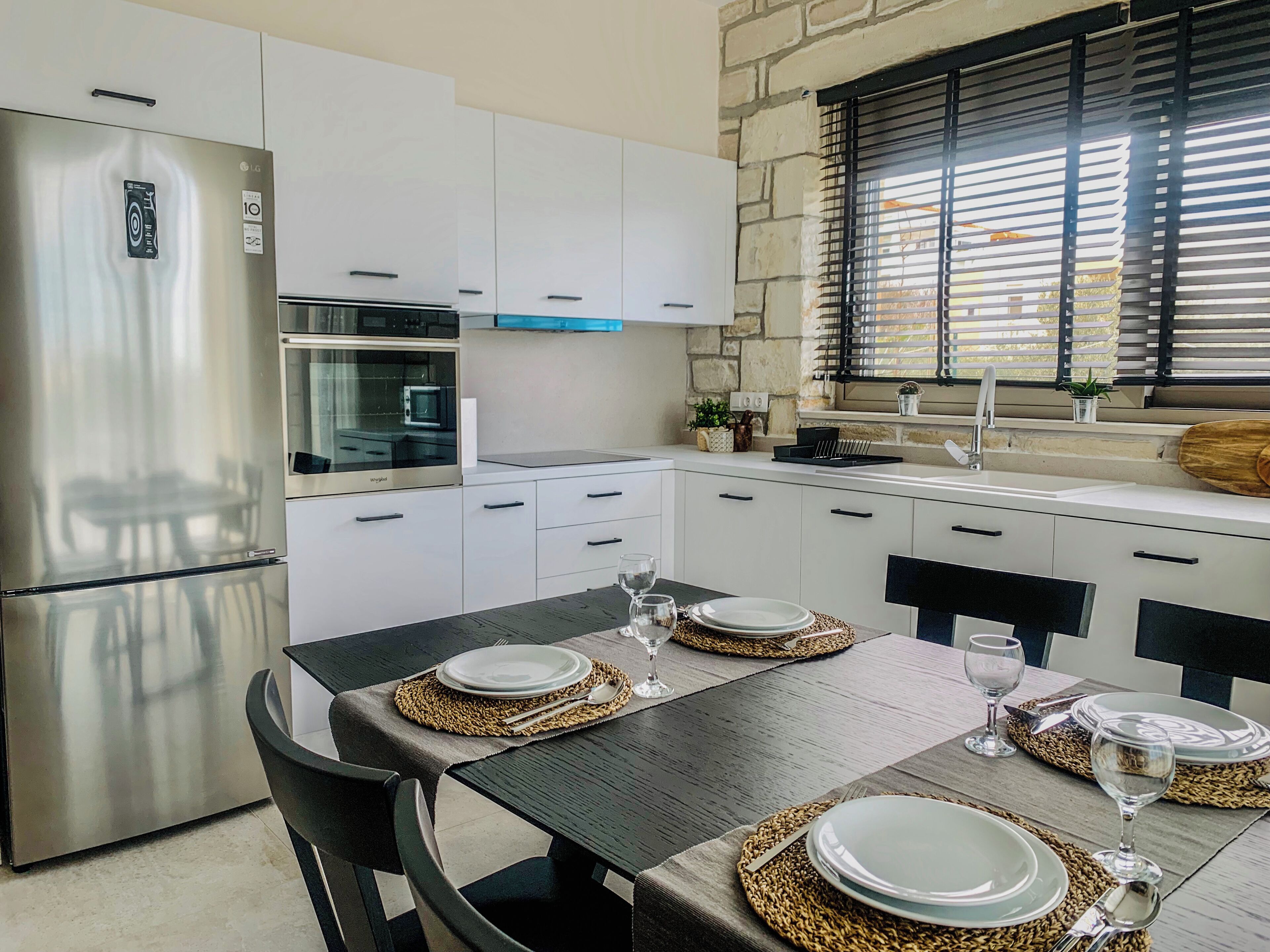 Superior Suite, Partial Sea View | Private kitchen | Full-sized fridge, microwave, oven, stovetop