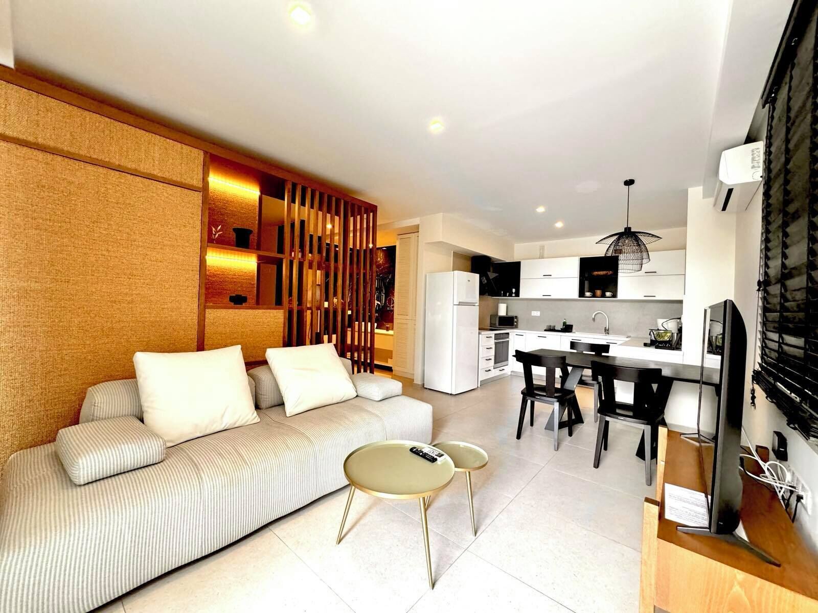 Deluxe Suite | Living area