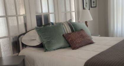 Cozy Basecamp: Big Comfort in a Small Home, Perfect for Exploring SW Minnesota