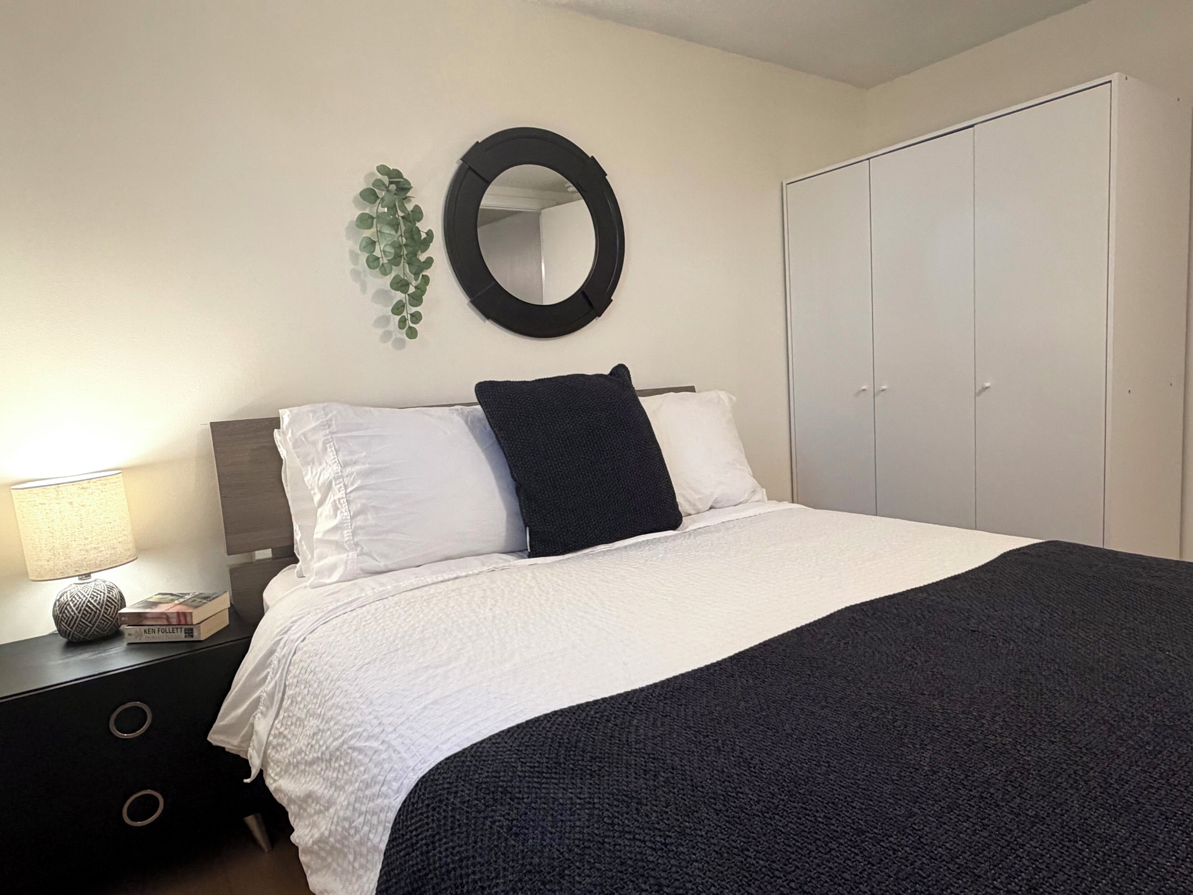 3 bedrooms, iron/ironing board, travel crib, WiFi (free)