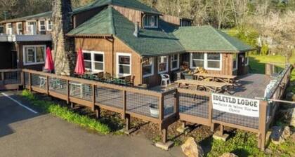 Historic Lodge on the North Umpqua River