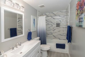 Bathroom - Blue Casita_Lehigh Acres (Lehigh Acres)