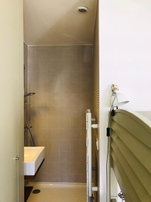 Bathroom - Vrbo Property (Marseille)