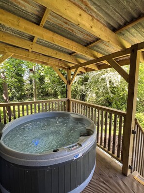 Bain à remous extérieur