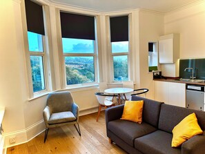 Living area - The Look out! Park, Hills, View. (Hastings)