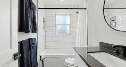 3Bedroom Escape W/ Pool Table + Workout Room