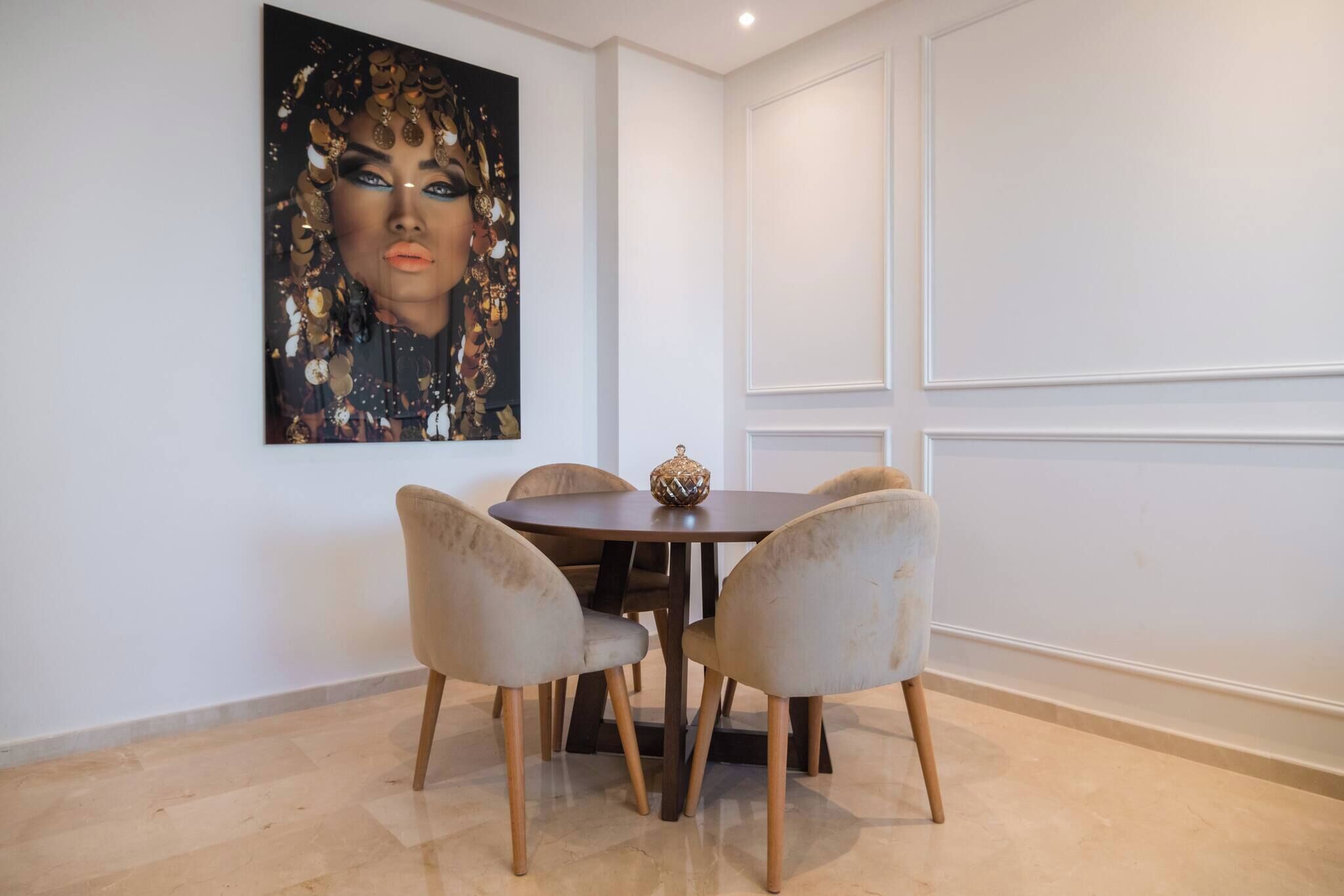 Apartment, 2 Bedrooms | Dining room