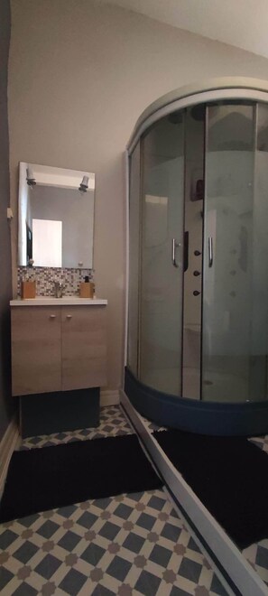 Shower, toilet paper