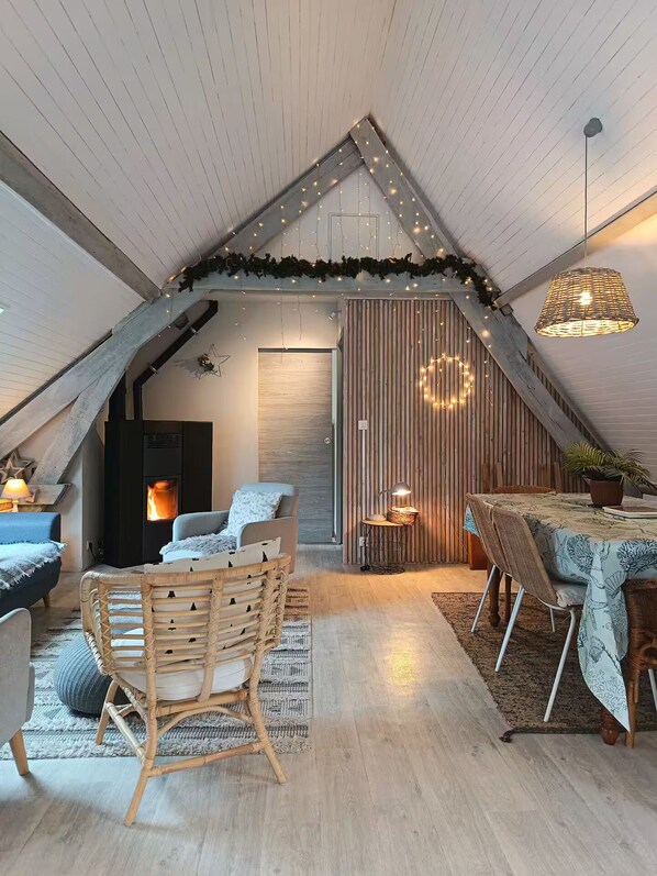 Dining - Chalet 2 bedroms 2-6 person (Campan)