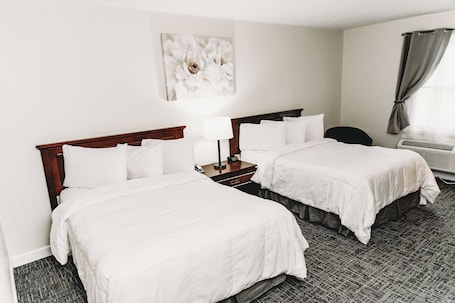 1 bedroom, desk, iron/ironing board, free WiFi. Cozy Double Room – Historic Main Street Inn Stay