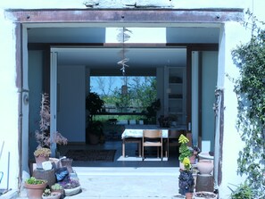 屋外ダイニングエリア