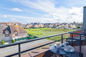 Outdoor dining - Le Soleil Bleu - à 50m de la plage (Courseulles-sur-Mer)
