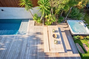 A heated pool - Villa Iris - Vue mer, plage à pied, piscine chauffée et jacuzzi (Saint-Jean-de-Luz)
