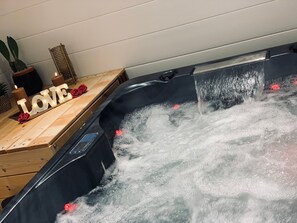 مغطس سبا داخلي