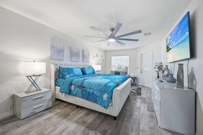 Iron/ironing board, travel cot, WiFi, bed sheets - Luxury Margarita Retreat with Private Pool & Spa near Disney (Davenport)