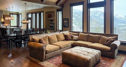Lodge with Incomparable Views & Direct Ski Access