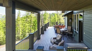 Outdoor dining - Lodge with Incomparable Views & Direct Ski Access (Whitefish)