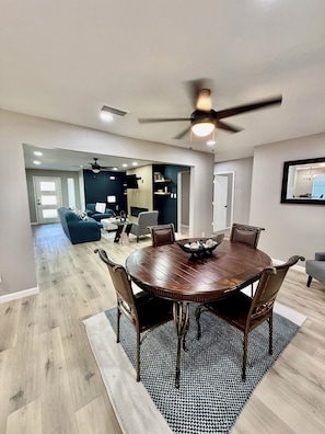 Interior - Charming 3BR home with big yard, across park and lake in Grand Prairie (Grand Prairie)