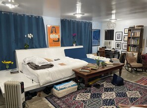WiFi - Artist’s Studio Steps from Sunset Plaza. Prime West Hollywood Location (West Hollywood)