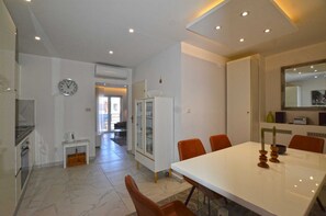 Dining - White Nest - Stylish & Cozy Apartment (Rovinj)