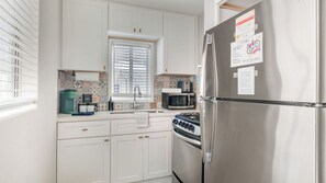 Interior - Ormond Court Collection by Avantstay Coastal 3-units Compound + Patio + BBQ Walk to Beach (San Diego)