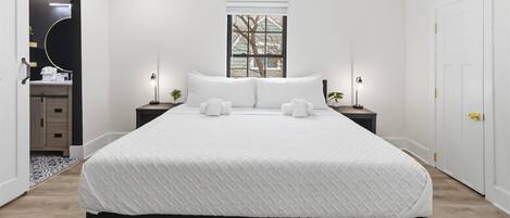 4 habitaciones, tabla de planchar con plancha, wifi y ropa de cama