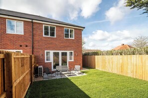Terrace/patio - Perfect Booking | Private Garden & Large Parking (Churchdown)