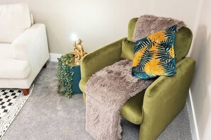 Interior - Perfect Booking | Private Garden & Large Parking (Churchdown)