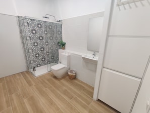 Bathroom - 55 m2 Suite, private bathroom and terrace. My little house in Garraf (Garraf)