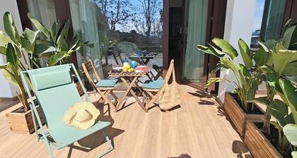 55 m2 Suite, private bathroom and terrace. My little house in Garraf