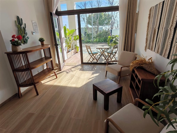 Interior - 55 m2 Suite, private bathroom and terrace. My little house in Garraf (Garraf)