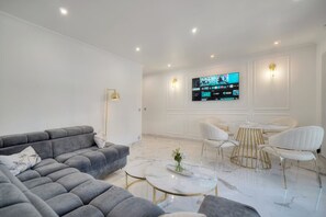 Living area - Prestigious apartment in Cannes (Le Cannet)