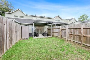 Terrace/patio - Oaks Cottages Modern 2BR Retreat (Lafayette)