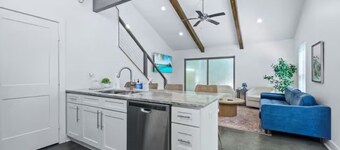 Oaks Cottages Modern 2BR Retreat