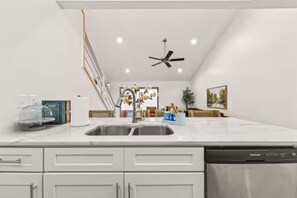 Luxury Townhome, 2 Bedrooms, Non Smoking, Kitchen | Private kitchen - Oaks Cottages Modern 2BR Retreat (Lafayette)