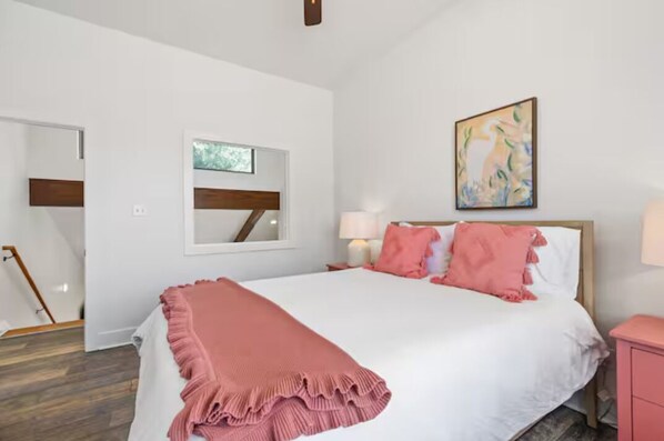 Luxury Townhome, 2 Bedrooms, Non Smoking, Kitchen