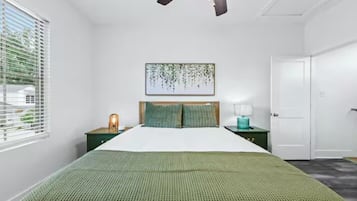 Luxury Townhome, 2 Bedrooms, Non Smoking, Kitchen