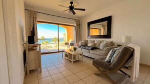 TV - Comfy & Updated 4th Floor Condo Princesa E-401 (Puerto Peñasco)