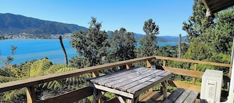 Tairua Tree House - a traditional bach overlooking the Tairua Harbour