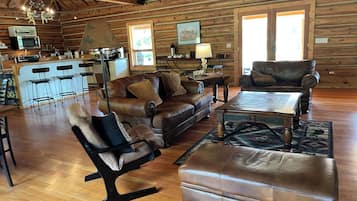 Smart TV, fireplace, table tennis