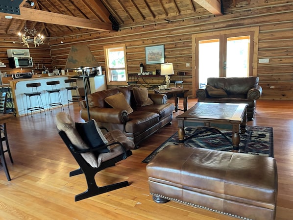 Smart TV, fireplace, ping pong