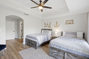 3 slaapkamers, een strijkplank/strijkijzer, wifi, beddengoed