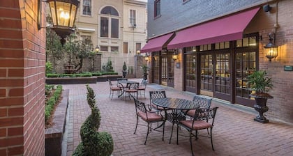 Garden District 1BR Suite at Club Wyndham Avenue Plaza – Streetcar Access