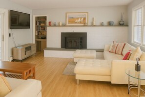 Living area - 5BR Coastal Retreat w/ Ocean & Pond Views – 5 Min to Beach (Westerly)