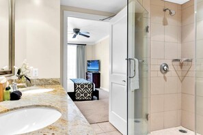 Shower, designer toiletries - Honua Kai 4 Free Cars KBM Resorts Front Alii Suite 4 Units, 8 Bedrooms HK Ml-3179 (Kaanapali)