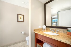 Regadera y amenidades de baño de diseñador 
