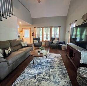 Living area - Middle Of Everywhere by Beyond Expectations (Dandridge)