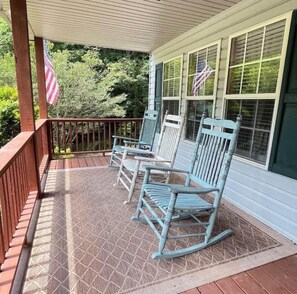 Property grounds - Middle Of Everywhere by Beyond Expectations (Dandridge)