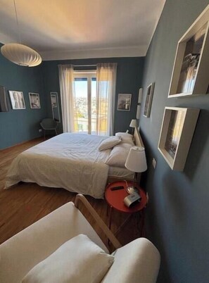 3 chambres, fer et planche à repasser, Wi-Fi gratuit, draps fournis