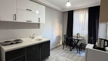 Appartement, balkon | Privékeuken